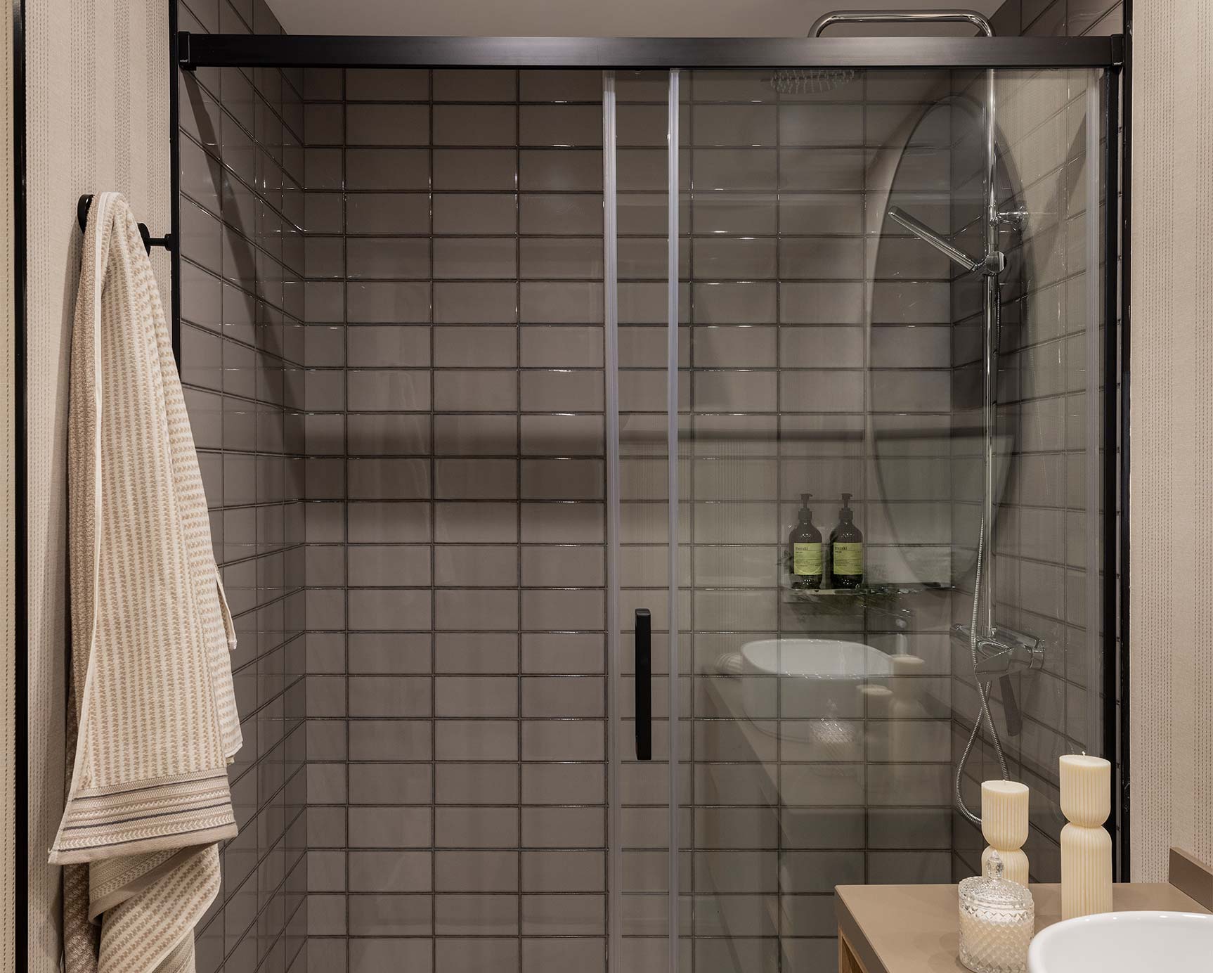 Shower with screen in full bathroom